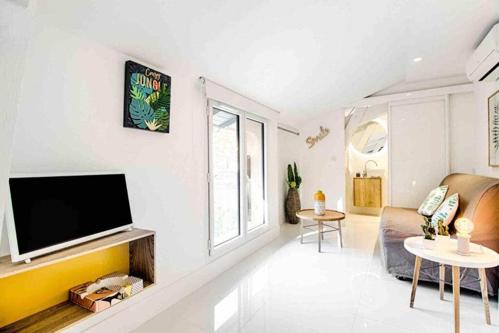 New Design Studio Walking To The Beach And Shops Appartement Villefranche-sur-Mer Buitenkant foto